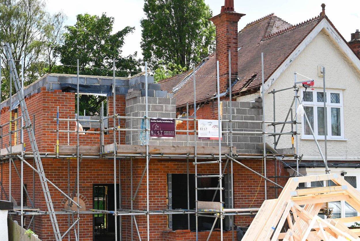 Rénovation extérieure Équipe JLM Entreprise sur chantier à Namur